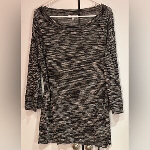 Jennifer Lopez Top with Tie String in the Middle. Size XL